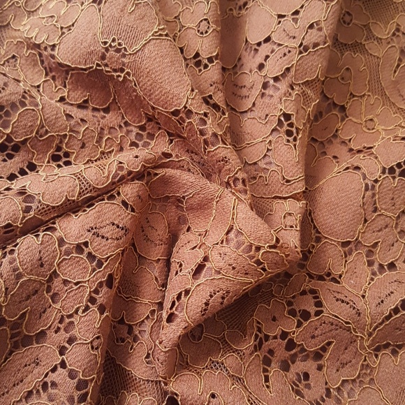 Simple lace bell sleeve dress - Picture 2 of 5